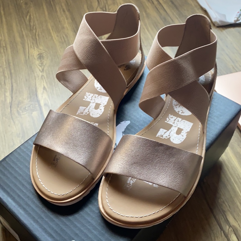 Sorel rose gold Ella Sandal Sz 10.5 NWT